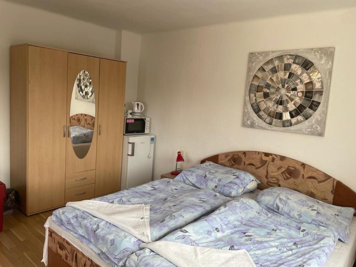 Hotel Penzion Fontana à Náměšť nad Oslavou Extérieur photo