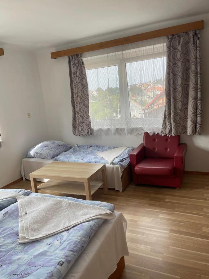 Hotel Penzion Fontana à Náměšť nad Oslavou Extérieur photo